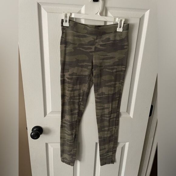 Express Green Camouflage Leggings Size Small - Picture 1 of 4